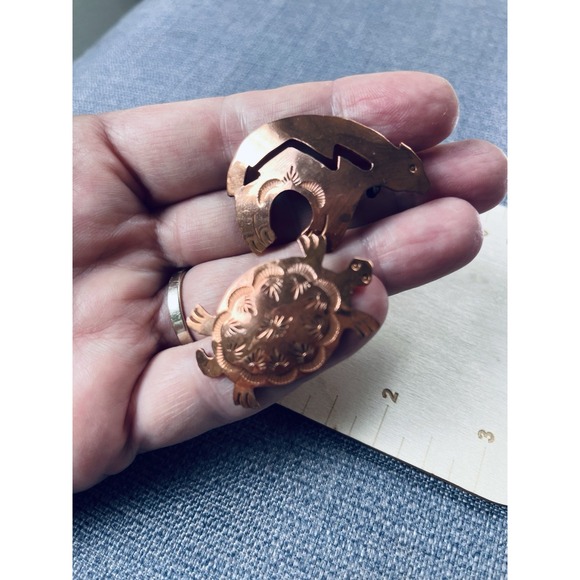 Navajo Stamped Copper Spirit Bear & Turtle Lapel Fetish Pin Brooch - Picture 7 of 12